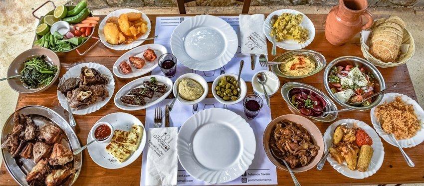 Αρχοντικός Κυπριακός Μεζές και Καλοφτιαγμένες Γεύσεις της Κυπριακής Κουζίνας σας περιμένουν καθημερινά Μεσημέρι και Βράδυ κατόπιν κράτησης στην ταβέρνα Ο Ποταμός της Μηλίτσας