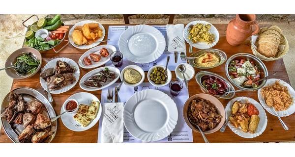 Αρχοντικός Κυπριακός Μεζές και Καλοφτιαγμένες Γεύσεις της Κυπριακής Κουζίνας σας περιμένουν καθημερινά Μεσημέρι και Βράδυ κατόπιν κράτησης στην ταβέρνα Ο Ποταμός της Μηλίτσας