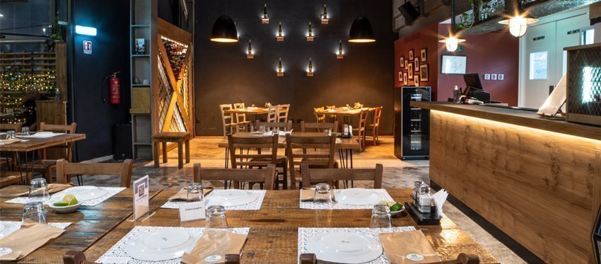 Το εστιατόριο Γευσηκλέους 62 μας φιλοξενεί και πάλι με την ζεστή κυπριακή του φιλοξενία στον ανανεωμένο του χώρο